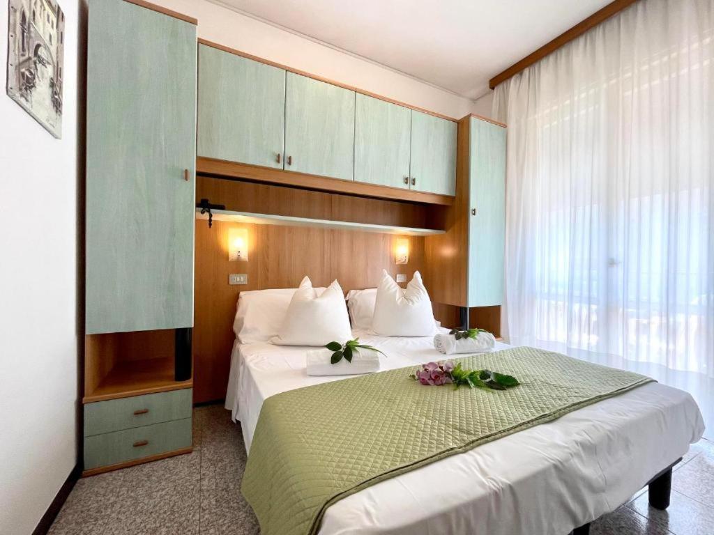 Hotel Trovatore Лідо-ді-Єзоло Екстер'єр фото